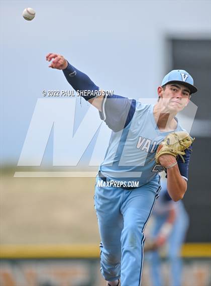 Thumbnail 2 in Legend vs. Valor Christian - CHSAA 5A Region 3 Game photogallery.