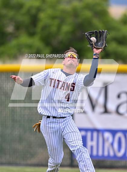 Thumbnail 3 in Legend vs. Valor Christian - CHSAA 5A Region 3 Game photogallery.