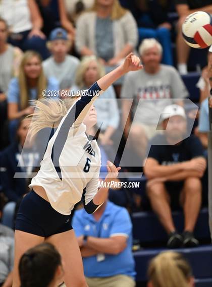 Thumbnail 2 in Legend @ Valor Christian photogallery.
