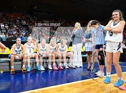 Thumbnail 1 in Valor Christian vs. Regis Jesuit (CHSAA 6A State Final) photogallery.