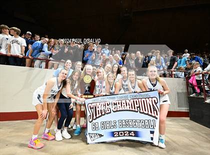 Thumbnail 2 in Valor Christian vs. Regis Jesuit (CHSAA 6A State Final) photogallery.