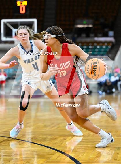 Thumbnail 2 in Valor Christian vs. Regis Jesuit (CHSAA 6A State Final) photogallery.