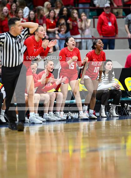 Thumbnail 3 in Valor Christian vs. Regis Jesuit (CHSAA 6A State Final) photogallery.