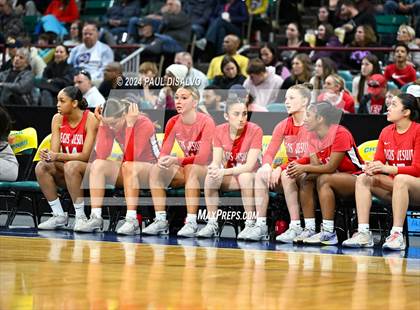 Thumbnail 1 in Valor Christian vs. Regis Jesuit (CHSAA 6A State Final) photogallery.