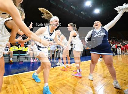 Thumbnail 3 in Valor Christian vs. Regis Jesuit (CHSAA 6A State Final) photogallery.