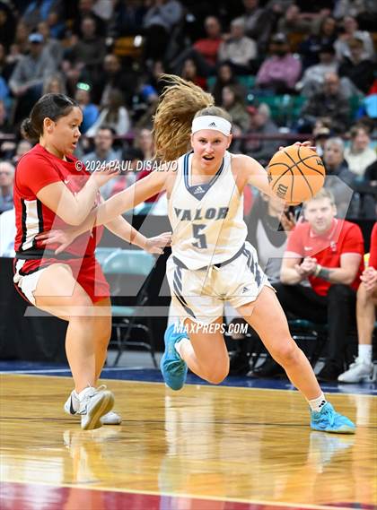 Thumbnail 2 in Valor Christian vs. Regis Jesuit (CHSAA 6A State Final) photogallery.