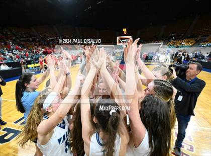 Thumbnail 2 in Valor Christian vs. Regis Jesuit (CHSAA 6A State Final) photogallery.