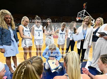 Thumbnail 1 in Valor Christian vs. Regis Jesuit (CHSAA 6A State Final) photogallery.
