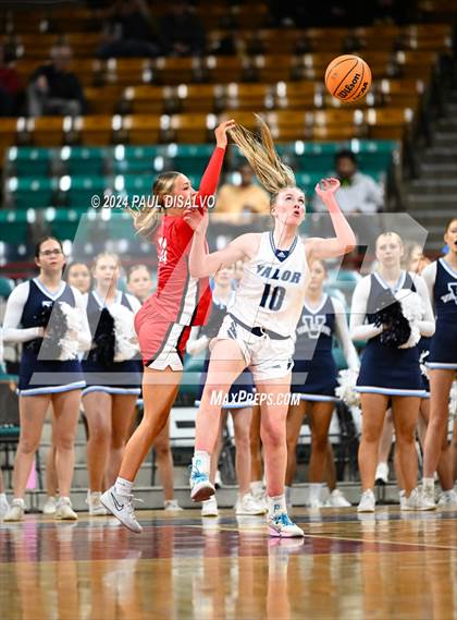 Thumbnail 2 in Valor Christian vs. Regis Jesuit (CHSAA 6A State Final) photogallery.