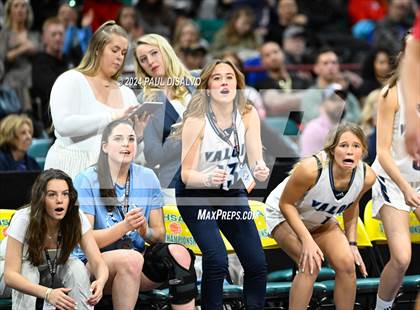 Thumbnail 1 in Valor Christian vs. Regis Jesuit (CHSAA 6A State Final) photogallery.