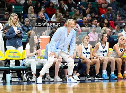Thumbnail 3 in Valor Christian vs. Regis Jesuit (CHSAA 6A State Final) photogallery.