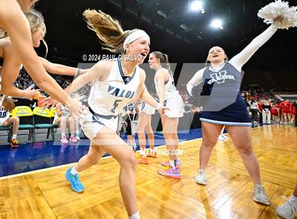 Thumbnail 1 in Valor Christian vs. Regis Jesuit (CHSAA 6A State Final) photogallery.