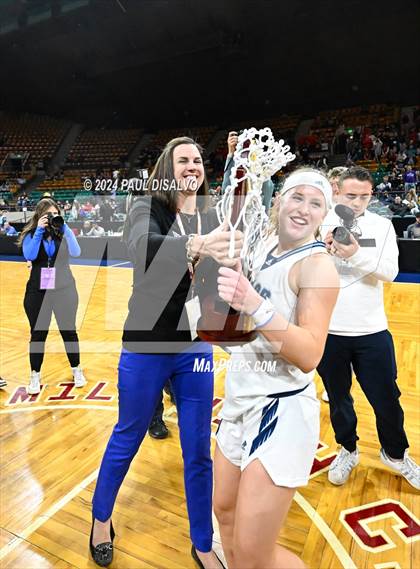 Thumbnail 1 in Valor Christian vs. Regis Jesuit (CHSAA 6A State Final) photogallery.