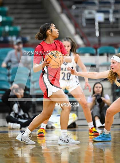 Thumbnail 2 in Valor Christian vs. Regis Jesuit (CHSAA 6A State Final) photogallery.