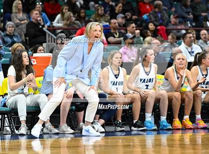 Thumbnail 2 in Valor Christian vs. Regis Jesuit (CHSAA 6A State Final) photogallery.