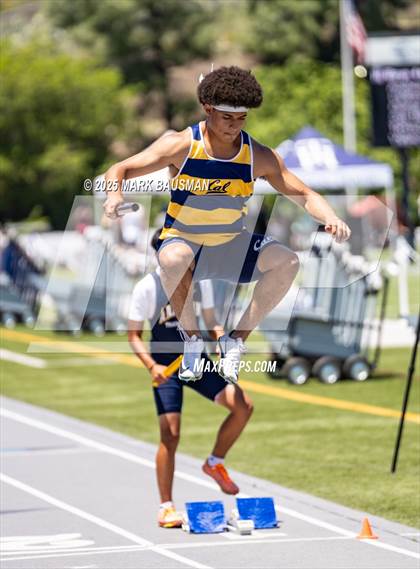 Thumbnail 2 in CIF Southern Section Division 1 Prelims photogallery.
