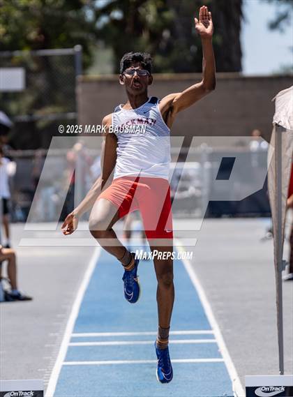 Thumbnail 2 in CIF Southern Section Division 1 Prelims photogallery.