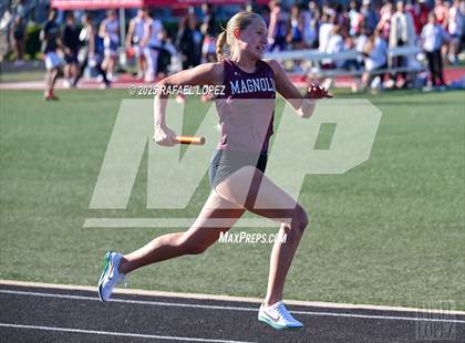 Thumbnail 2 in Dog Pound Invitational (4x200M) photogallery.
