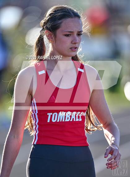Thumbnail 1 in Dog Pound Invitational (4x200M) photogallery.