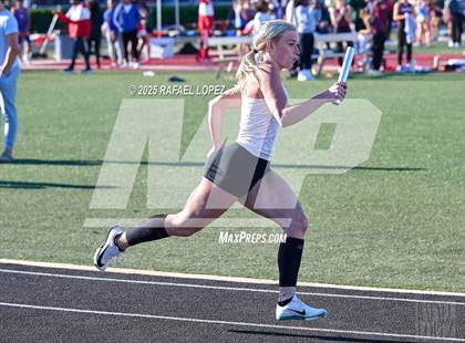 Thumbnail 3 in Dog Pound Invitational (4x200M) photogallery.