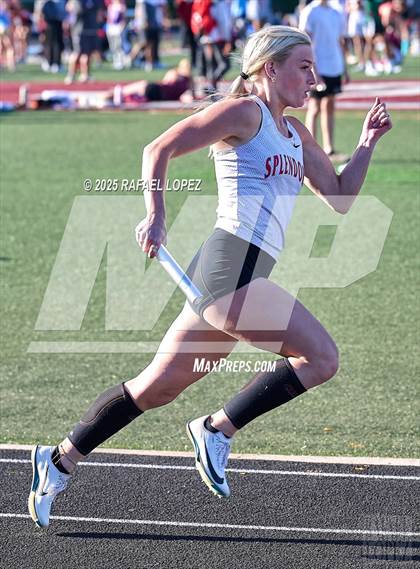 Thumbnail 1 in Dog Pound Invitational (4x200M) photogallery.