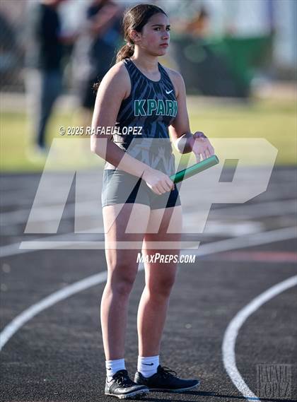 Thumbnail 1 in Dog Pound Invitational (4x200M) photogallery.