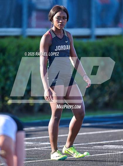 Thumbnail 3 in Dog Pound Invitational (4x200M) photogallery.