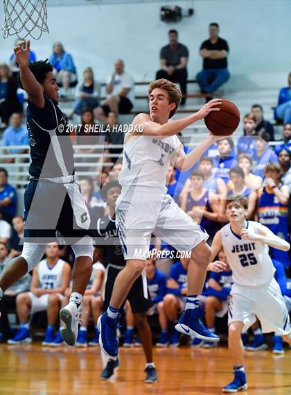 Thumbnail 3 in Calvary Christian @ Jesuit photogallery.