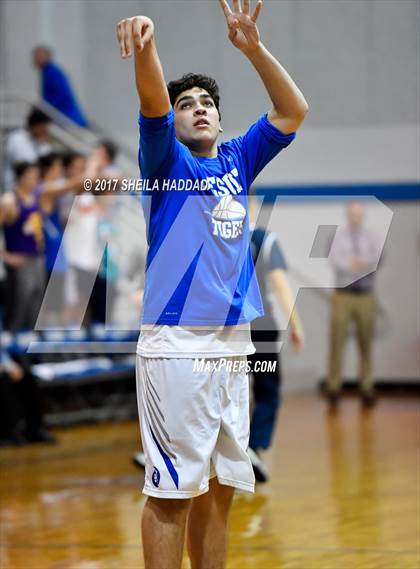 Thumbnail 3 in Calvary Christian @ Jesuit photogallery.