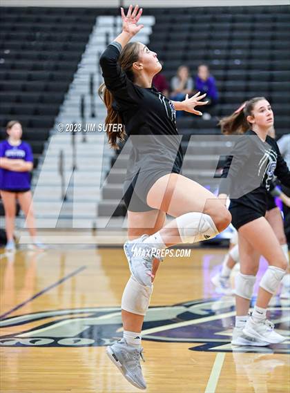 Thumbnail 2 in College Station vs Lake Creek photogallery.