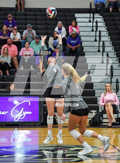 Thumbnail 1 in College Station vs Lake Creek photogallery.