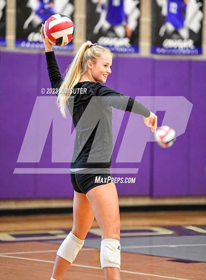 Thumbnail 1 in College Station vs Lake Creek photogallery.