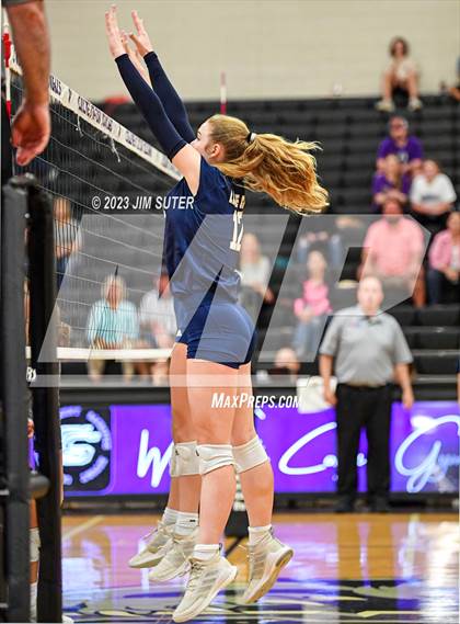 Thumbnail 1 in College Station vs Lake Creek photogallery.