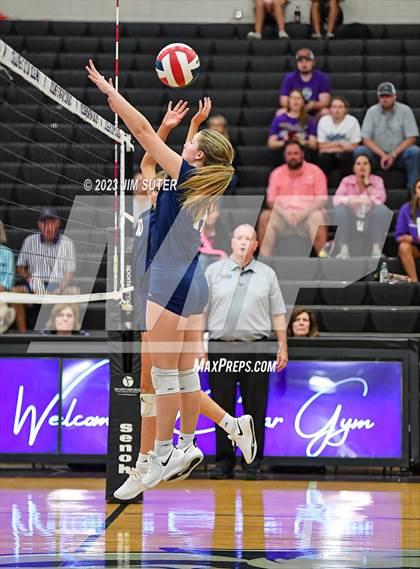 Thumbnail 3 in College Station vs Lake Creek photogallery.