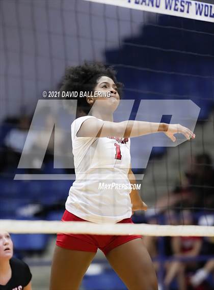 Thumbnail 1 in Marcus @ Plano West photogallery.