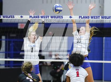 Thumbnail 3 in Marcus @ Plano West photogallery.