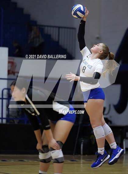 Thumbnail 3 in Marcus @ Plano West photogallery.