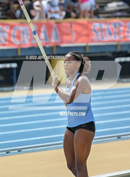 Thumbnail 1 in NCHSAA 1A/4A Track & Field Championship photogallery.
