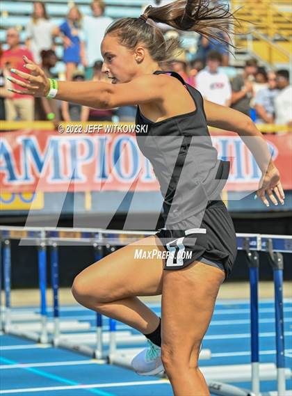 Thumbnail 1 in NCHSAA 1A/4A Track & Field Championship photogallery.