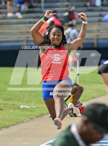 Thumbnail 3 in NCHSAA 1A/4A Track & Field Championship photogallery.