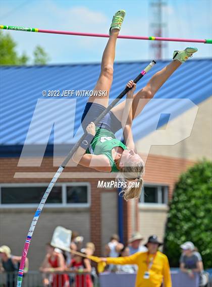 Thumbnail 3 in NCHSAA 1A/4A Track & Field Championship photogallery.