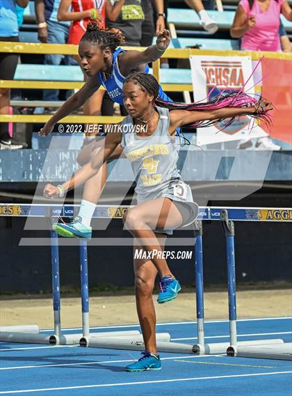 Thumbnail 1 in NCHSAA 1A/4A Track & Field Championship photogallery.