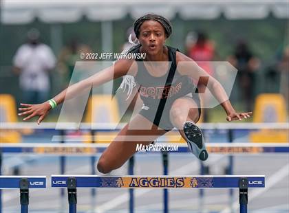 Thumbnail 2 in NCHSAA 1A/4A Track & Field Championship photogallery.