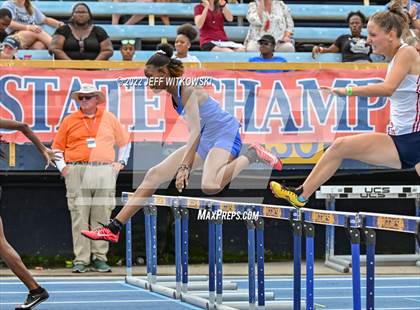 Thumbnail 3 in NCHSAA 1A/4A Track & Field Championship photogallery.