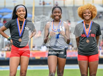 Thumbnail 2 in NCHSAA 1A/4A Track & Field Championship photogallery.