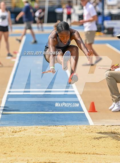 Thumbnail 3 in NCHSAA 1A/4A Track & Field Championship photogallery.