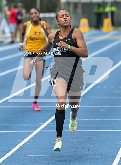 Thumbnail 2 in NCHSAA 1A/4A Track & Field Championship photogallery.