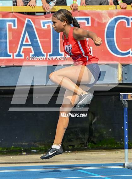 Thumbnail 1 in NCHSAA 1A/4A Track & Field Championship photogallery.