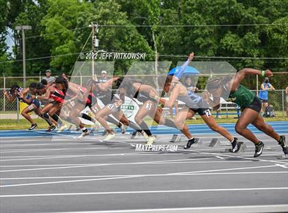 Thumbnail 1 in NCHSAA 1A/4A Track & Field Championship photogallery.