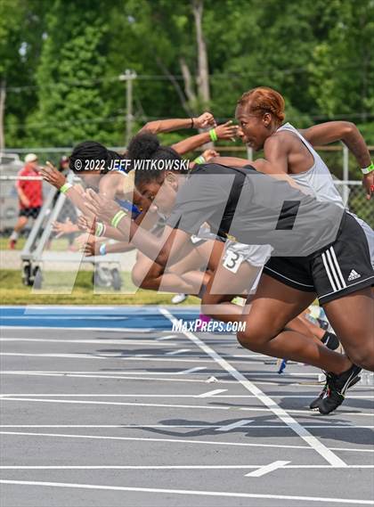 Thumbnail 2 in NCHSAA 1A/4A Track & Field Championship photogallery.